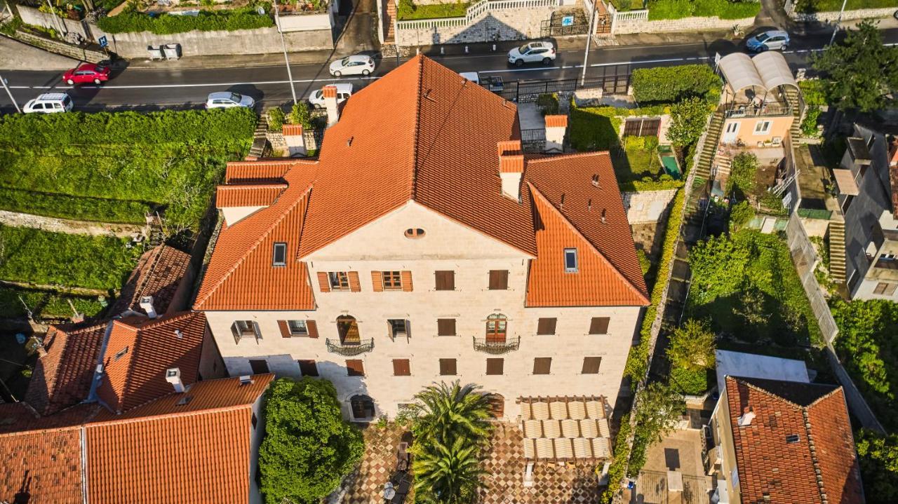 Luxury Palace Apartment Kotor Buitenkant foto